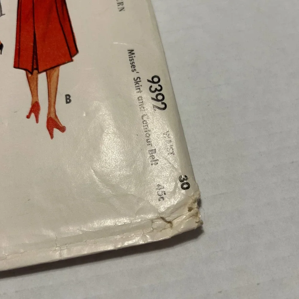 McCalls Vintage 1950's Pattern #9392 Skirt with Belt‎ Size 30 Waist
